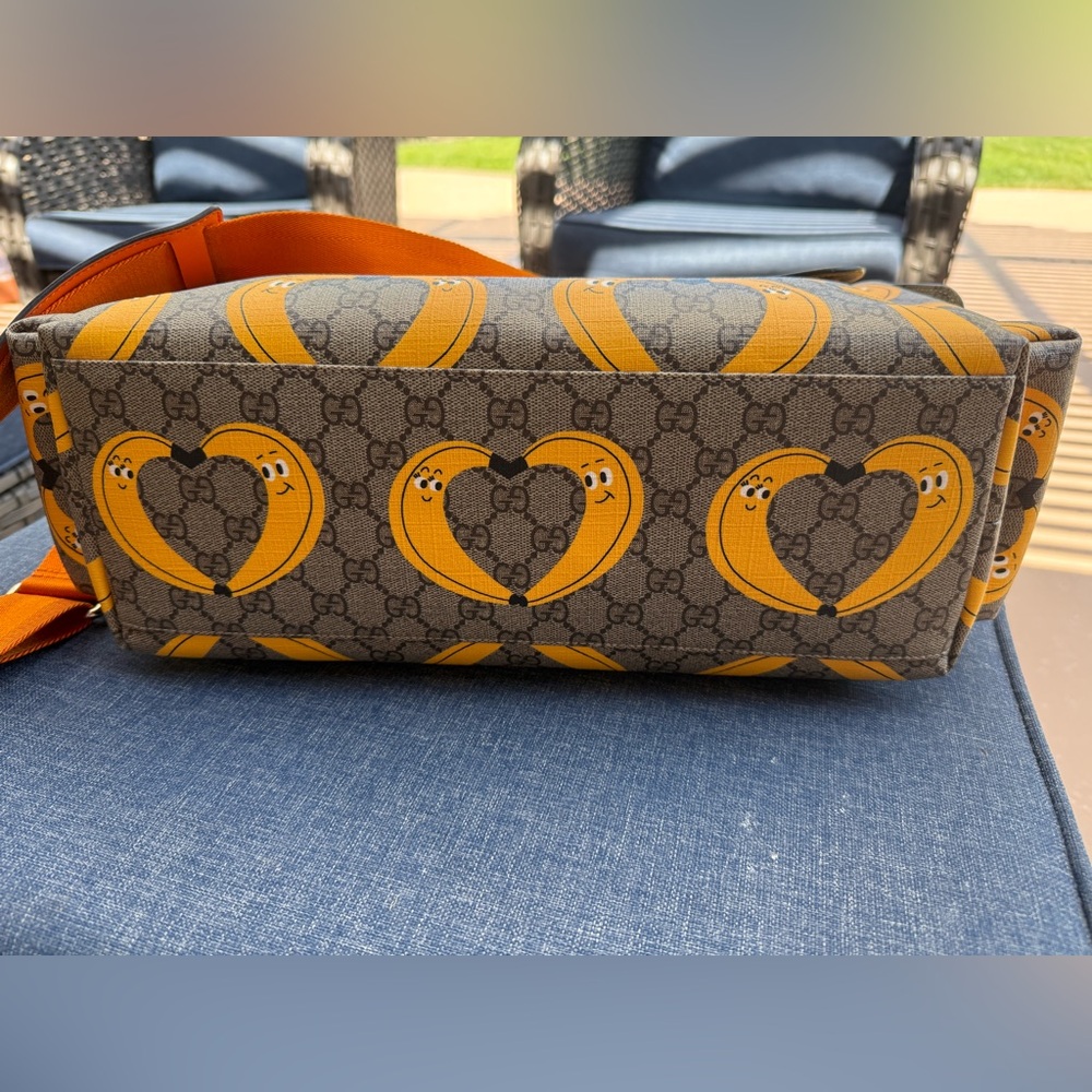Gucci Banana Diaper Bag- VERY RARE ❤️ - Picture 14 of 15